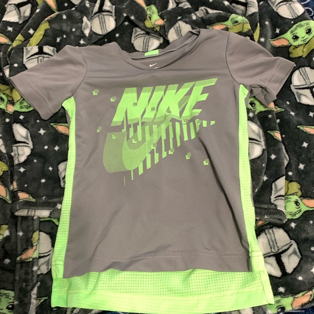 Boy NIKE Dri fit shirt